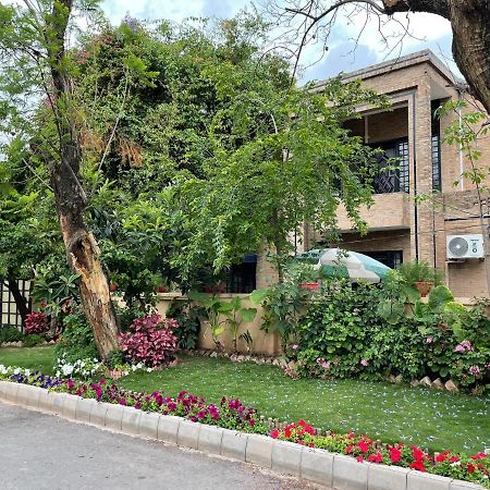 Riviera Courtyard Guest House Islamabad Esterno foto