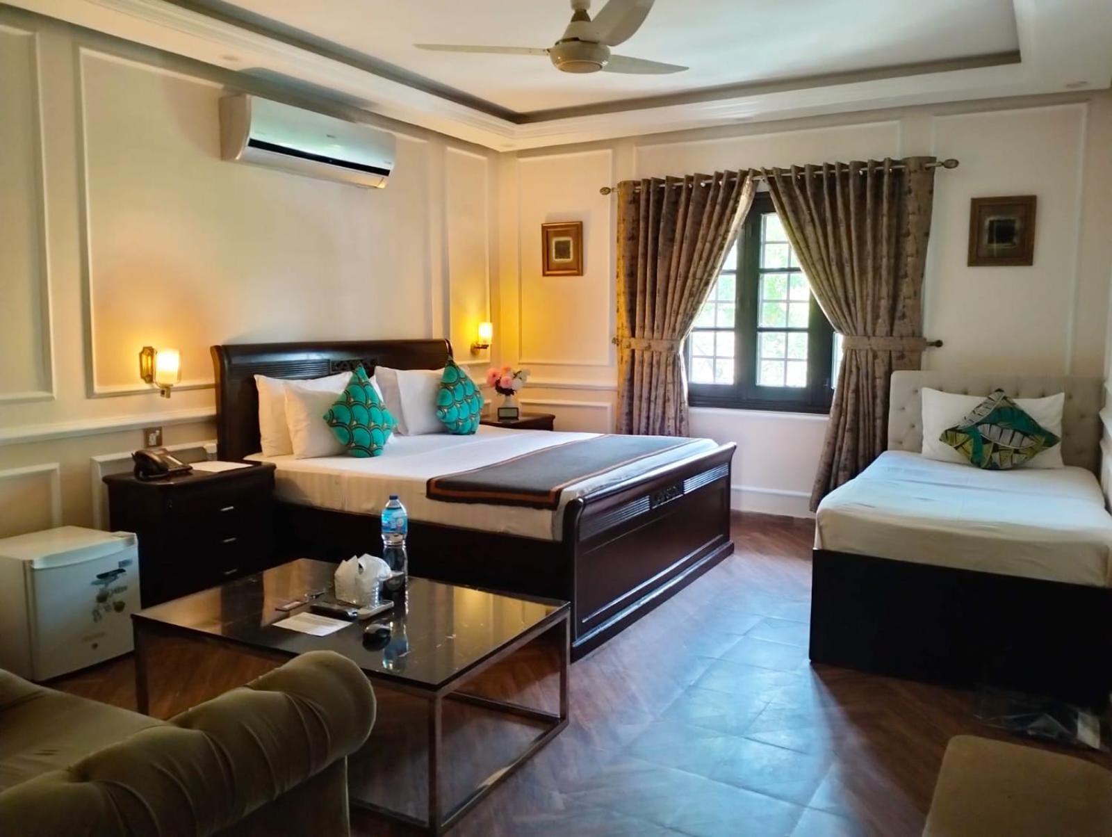 Riviera Courtyard Guest House Islamabad Esterno foto