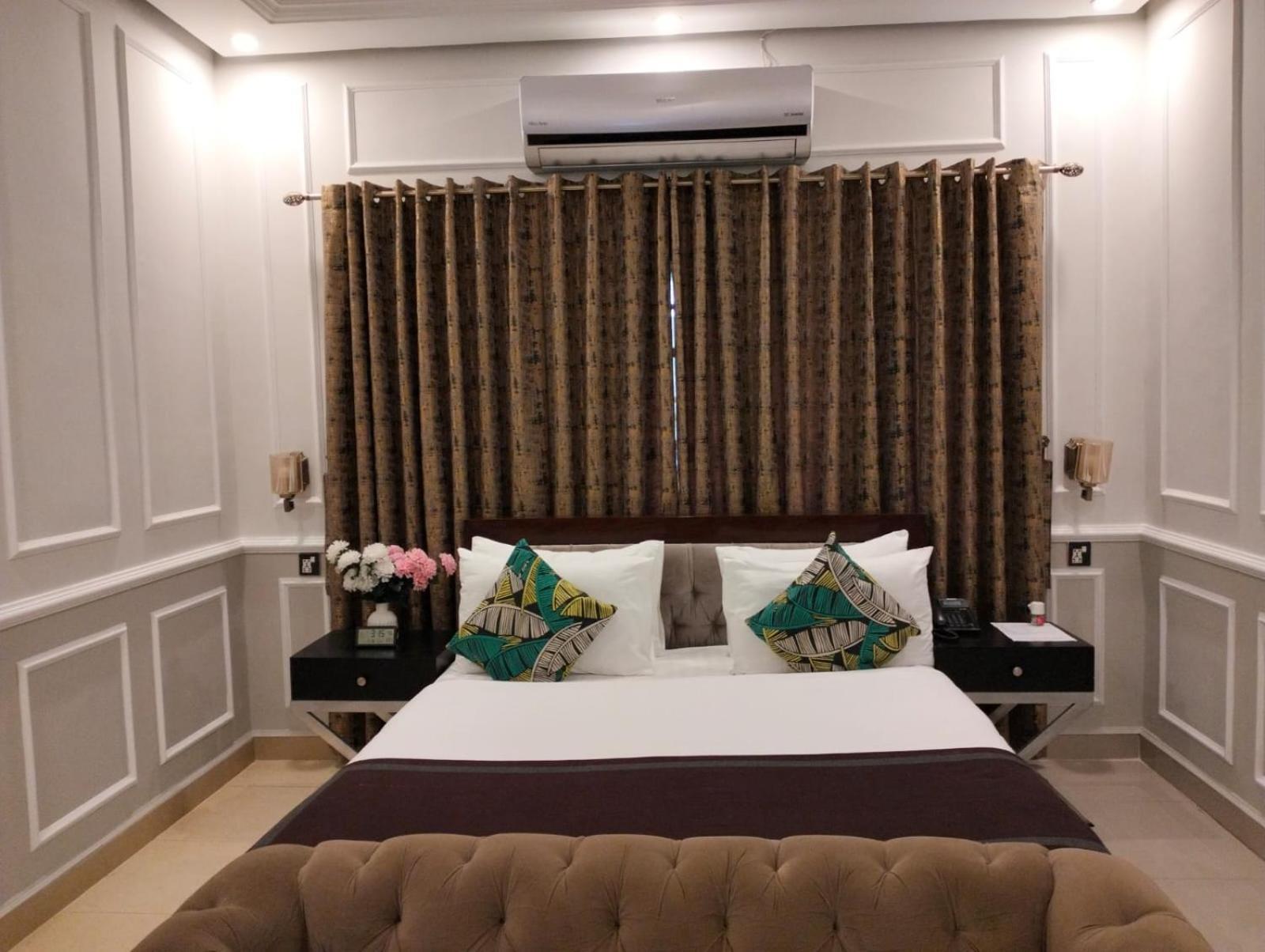 Riviera Courtyard Guest House Islamabad Esterno foto